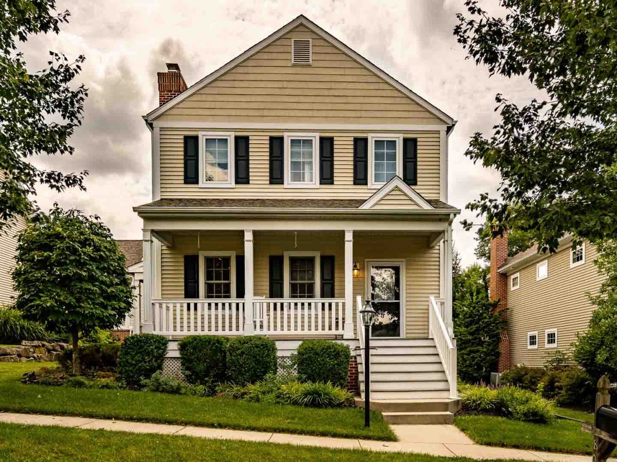 802_ROSEWOOD_DR-300